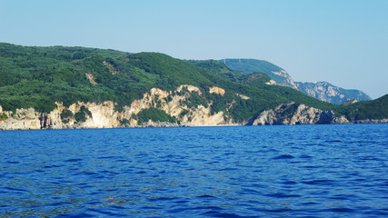 Naklejka premium Cliffs, sea and caves