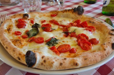 original neapolitan pizza margherita