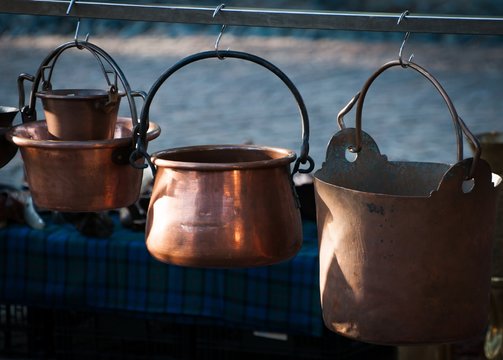 vecchie pentole di rame
