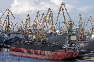 Loading of coal in the seaport