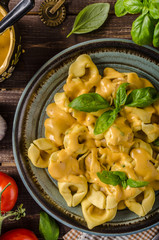 Tortellini with cheese sauce