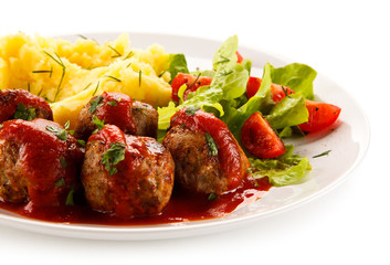 Broiled meatballs, puree and vegetables