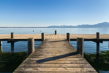 Naklejka premium Holzsteg am See, Chiemsee Bayern