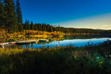 Fototapeta na wymiar Clear Lake Oregon Landscape