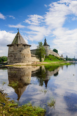 Obraz premium The ancient Kremlin in the city of Pskov in Russia