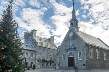 Rolgordijnen Place Royale (Royal Plaza) and Notre Dame des Victories Church decorated for Christmas - Quebec City, Canada © diegograndi