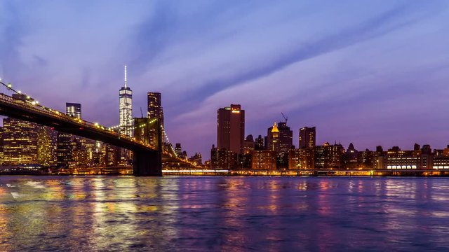  At evening,the One World Trade Center and the Brooklyn Bridge, New York City, NY
