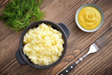 Mashed potatoes in bowl