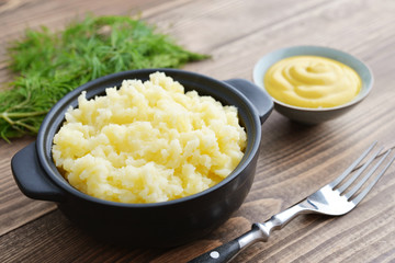 Mashed potatoes in bowl