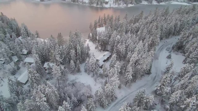 Two Lakes in Winter in Northern Idaho were People want to Escape to