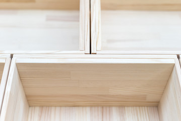 店先にある木のボックス