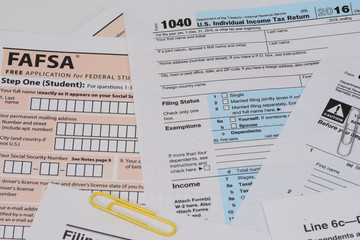 US IRS Form 1040 and FAFSA application