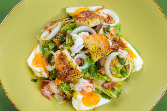 Korean salad with egg and seafood