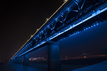Fototapeta na wymiar 武漢長江大橋　ライトアップ