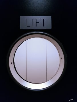Circel in de lift