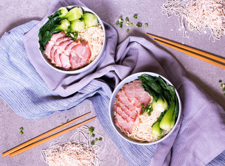 Instant noodles with shiitake mushrooms, pepper and onion in a b