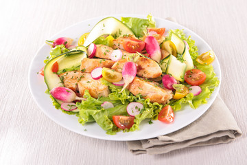 vegetable salad with grilled chicken