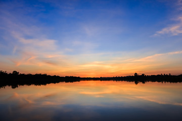 Obraz premium sunset on the lake landscape