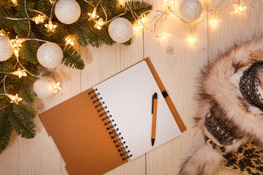 Christmas shopping list background