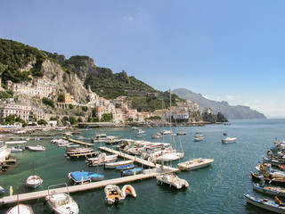 Fototapeta na wymiar Fischereihafen von Amalfi