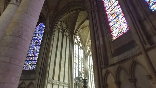 visite d'une cath&eacute;drale 