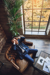 Obraz premium Mature man having terrible headache