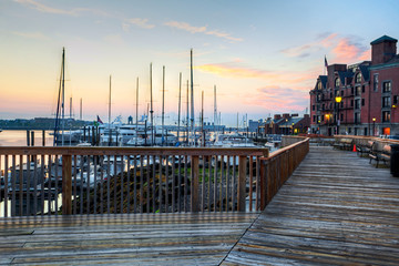 Obraz premium Harbor Walk, Boston, at sunrise