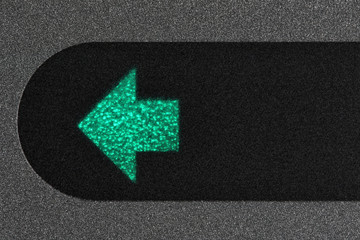 Blinkerkontrollleuchte links im Armaturenbrett 