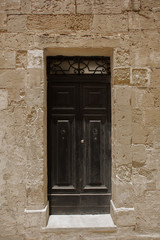 Fototapeta na wymiar Old door in Malta
