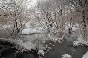 Река Пехорка с инеем на деревьях © spanikratov