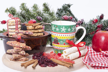tea in a cup and integral cookie
