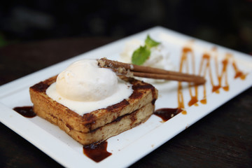 french toast with ice cream