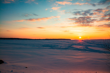 Fototapeta na wymiar Frozen sunset