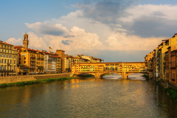 Fototapeta premium Ponte Vecchio in Florence, Italy