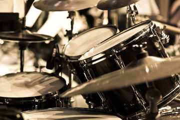 Obraz na płótnie Canvas Detail of a drum kit in dark colors
