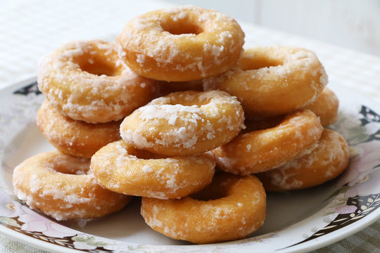 Malaysian traditional Fried donuts coated with icing sugar