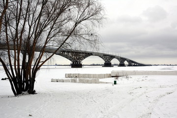 Obraz premium Volga river city Saratov 