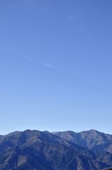 Obraz premium 丹沢山地と青空