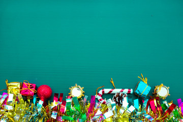 Fototapeta premium Gift boxes and Christmas decorations, border design, on isolated background