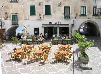 Atrani Piazzetta mit Strassenkaffee