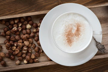 Cappuccino mit Haselnüssen