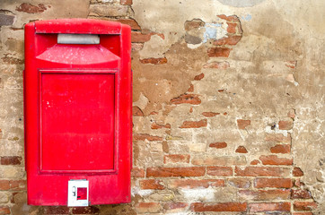 mailbox red italian