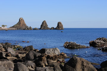 faraglioni Aci trezza, aci castello