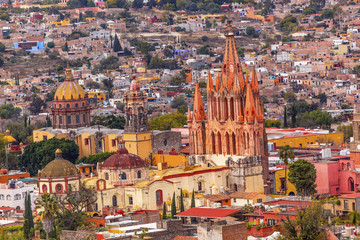 Naklejka premium San Miguel de Allende Mexico Miramar Overlook Parroquia Church