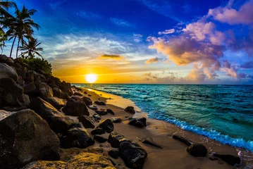 Zelfklevend Fotobehang North Shore-zonsondergang in Hawaï © shanemyersphoto