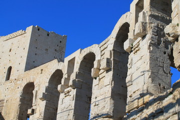 Fototapeta na wymiar Arènes d'Arles, ville d’art et d’histoire 