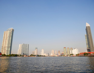 Naklejka premium Chao Phraya river and Bangkok city, the capitol of Thailand
