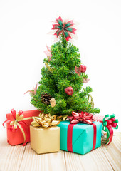 Obraz na płótnie Canvas Christmas background with decorations and gift