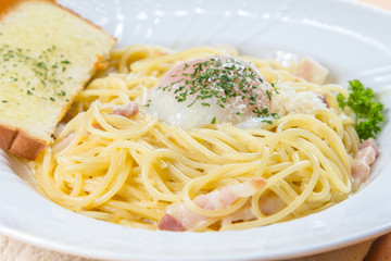 creamy seafood pasta
