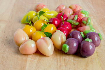 Kanom Look Choup : Thai traditional dessert made from green been